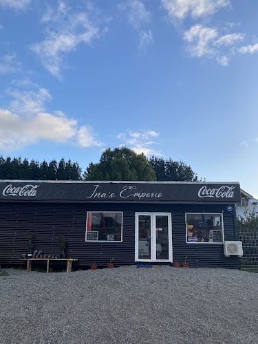 Ina's Emporio
