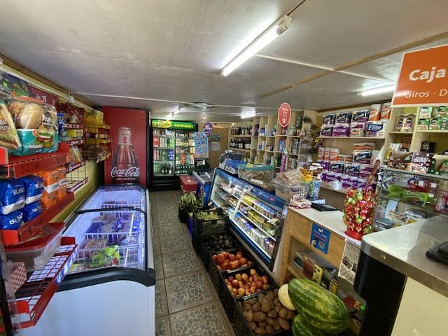 Minimarket Entre Volcanes